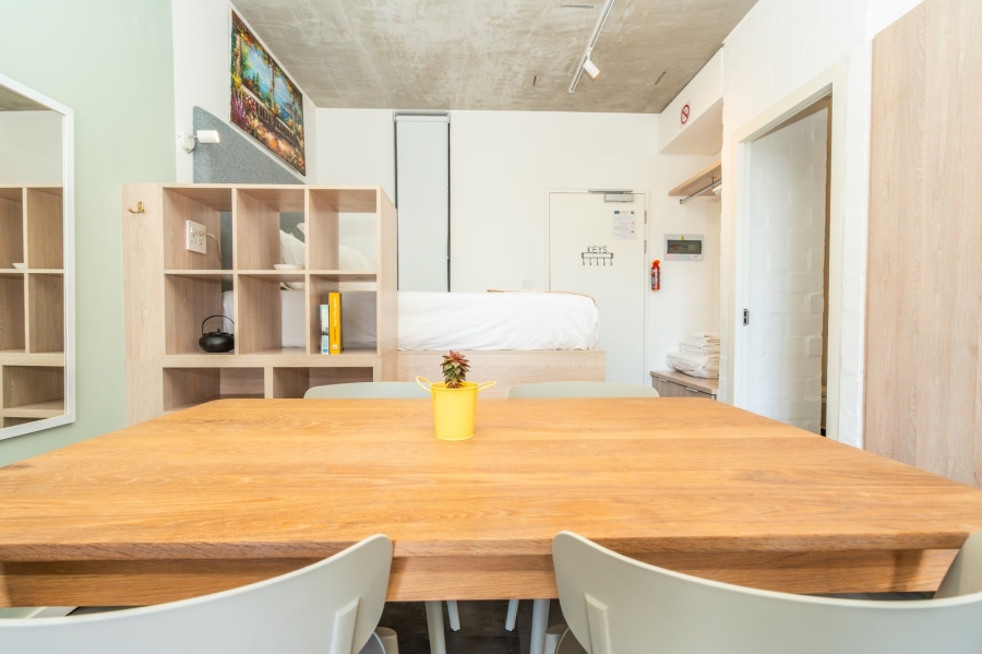1 Bedroom Property for Sale in Sea Point Western Cape
